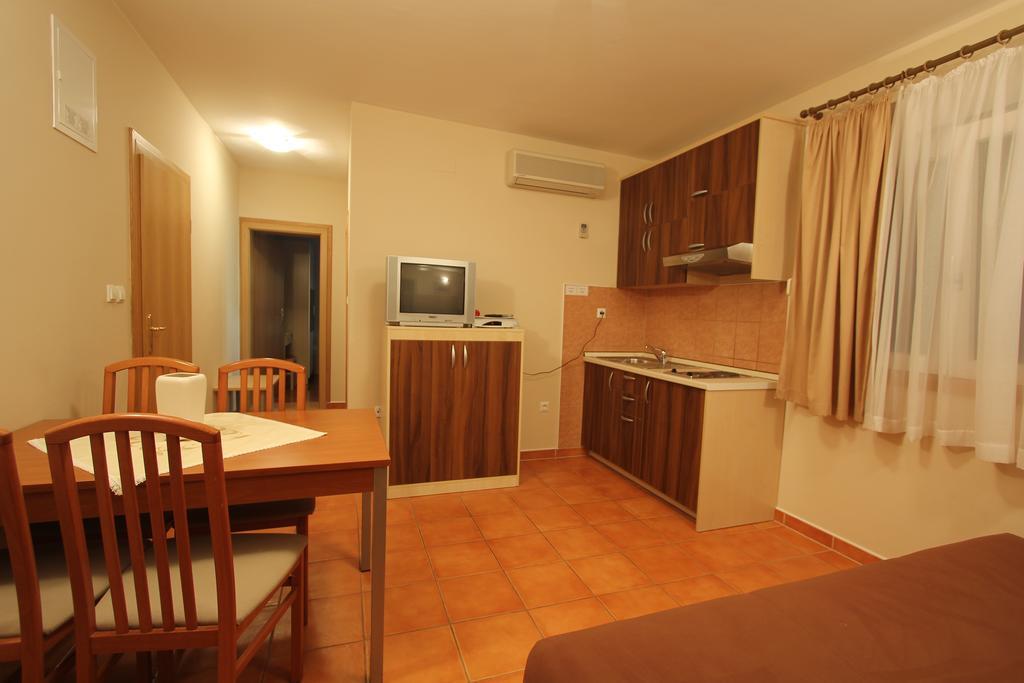 Apartments Villa Ceres Klek Oda fotoğraf